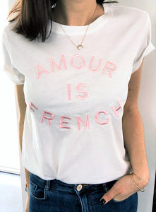 Tshirt Amoureuse message brodé rose