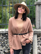 Veste avec ceinture camel